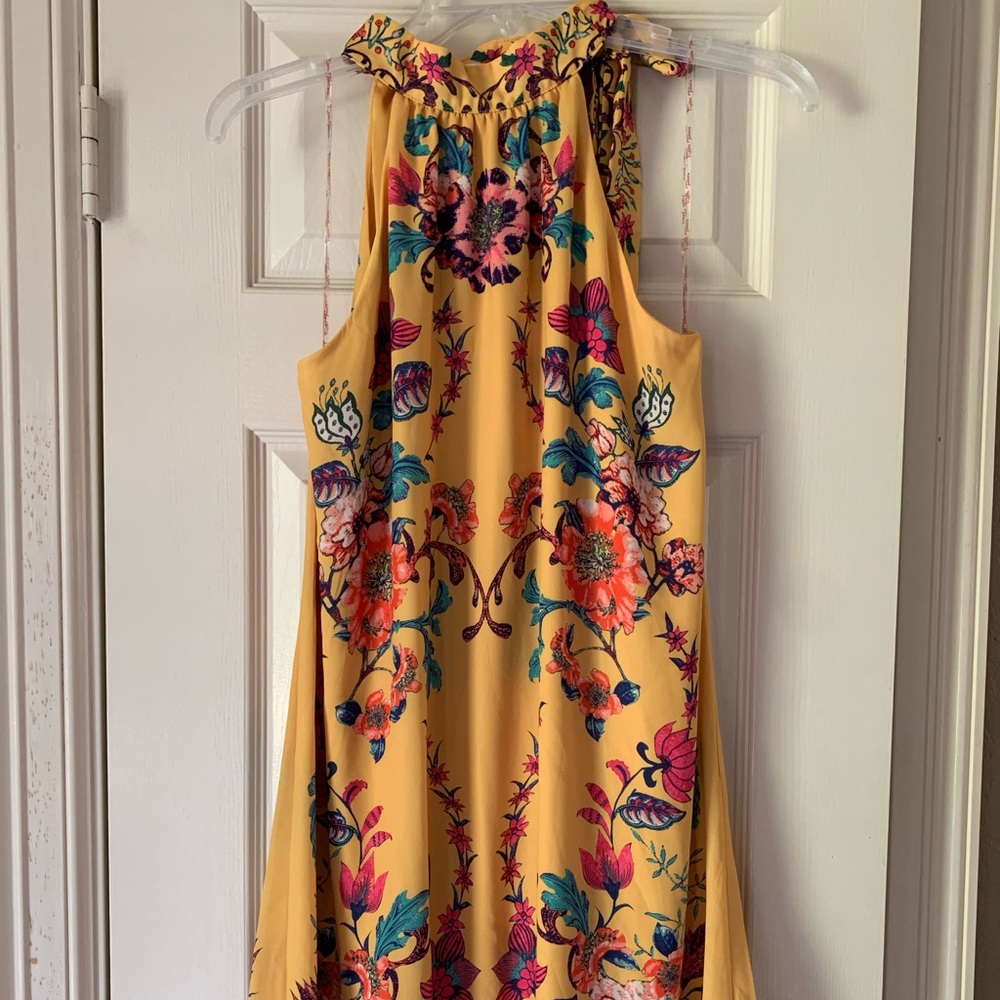 Beautiful NWOT halter dress Kiki La Rue